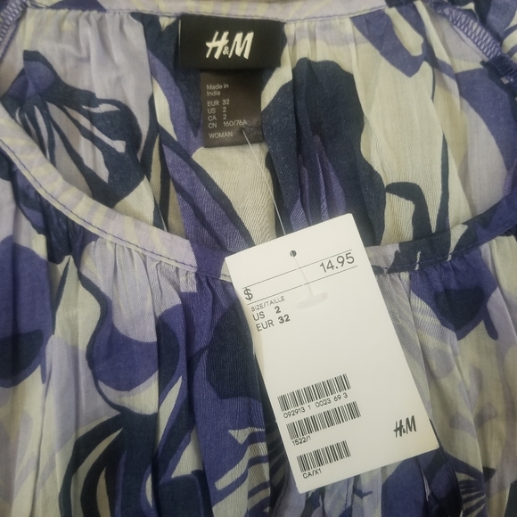 H&M Floral Top - Picture 2 of 2